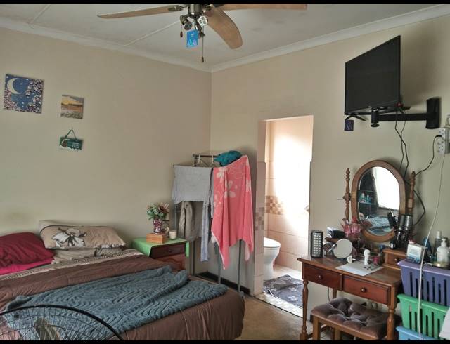 3 BEDROOM HOUSE FOR SALE IN BERKSHIRE DOWNS
